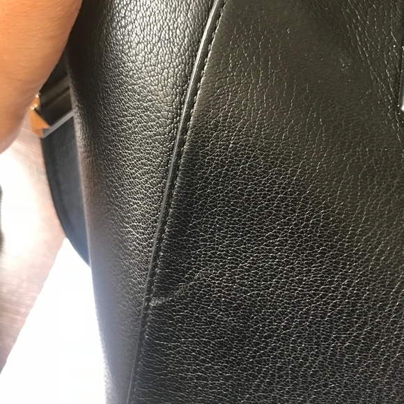 Givenchy Antigona Sugar Medium Black Textured Bag - Picture 4 of 8